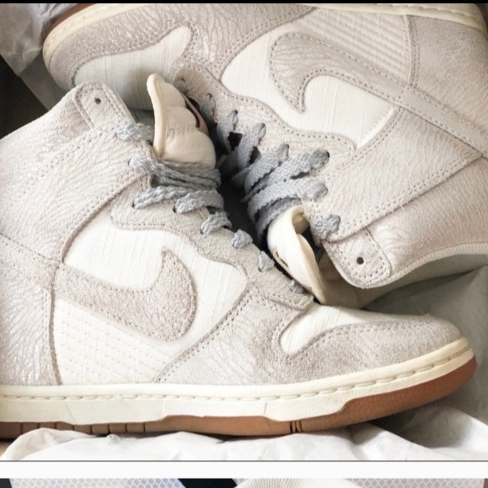 Women’s nike ski high vintage shoes